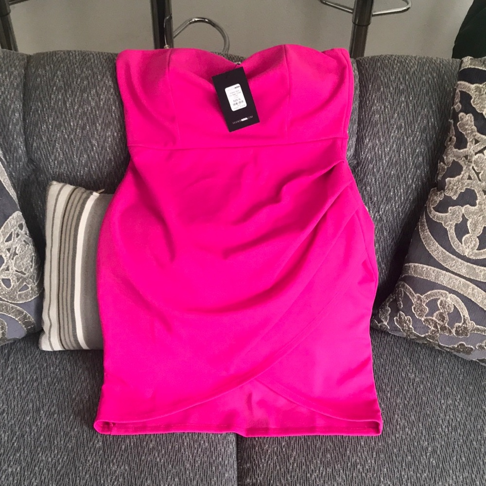 Hot pink fashion nova mini dress!